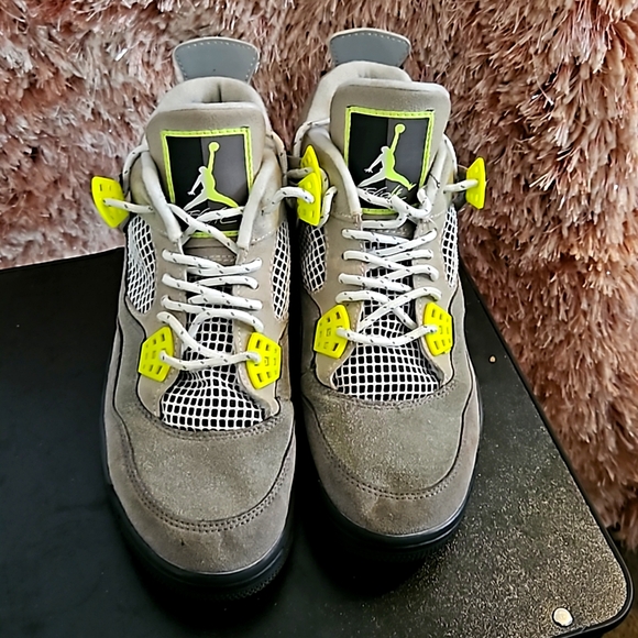 Air Jordan 4 Retro SE Mid Neon 95 CT5342-007 - Picture 2 of 4